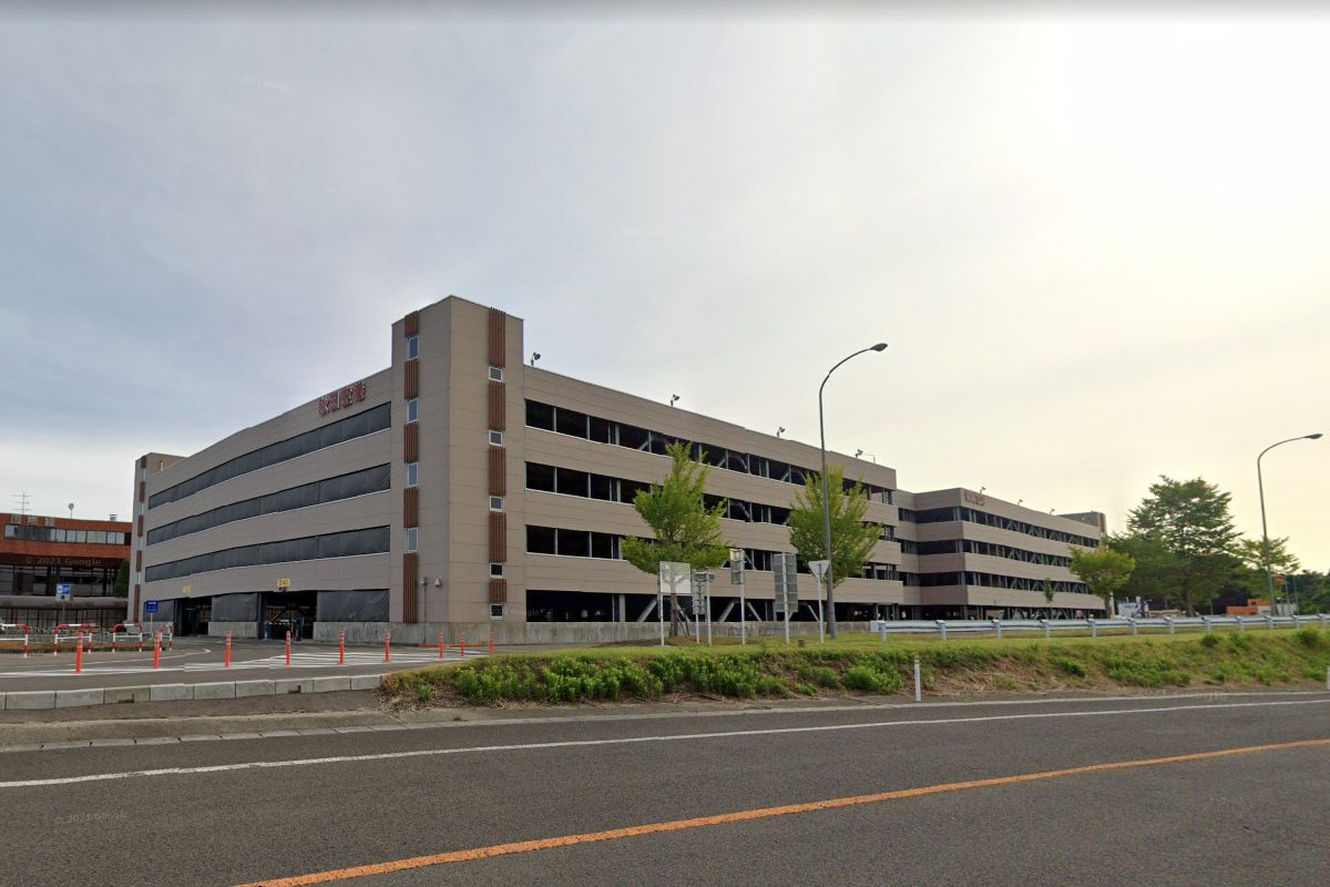 Akita Airport mult-storey car park